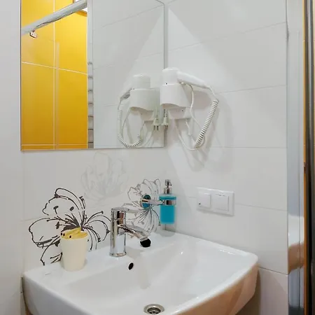 Antresol Aparthotel Lviv
